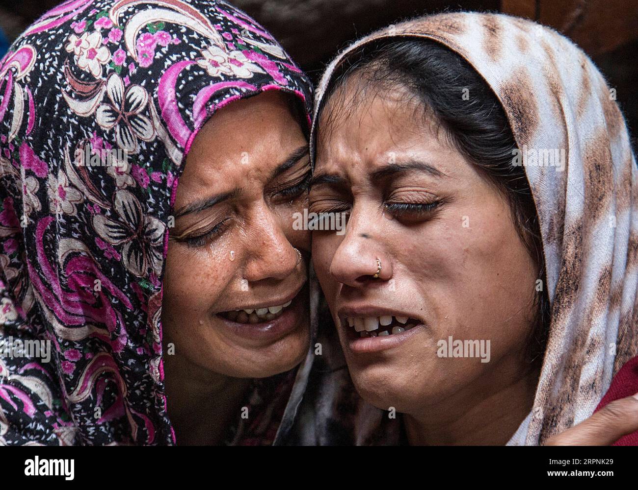 200301 -- BEIJING, le 1 mars 2020 -- des femmes pleurent au-dessus de leurs proches qui ont été tués dans des violences communautaires, à New Delhi, en Inde, le 29 février 2020. PHOTOS XINHUA DU JOUR JavedxDar PUBLICATIONxNOTxINxCHN Banque D'Images