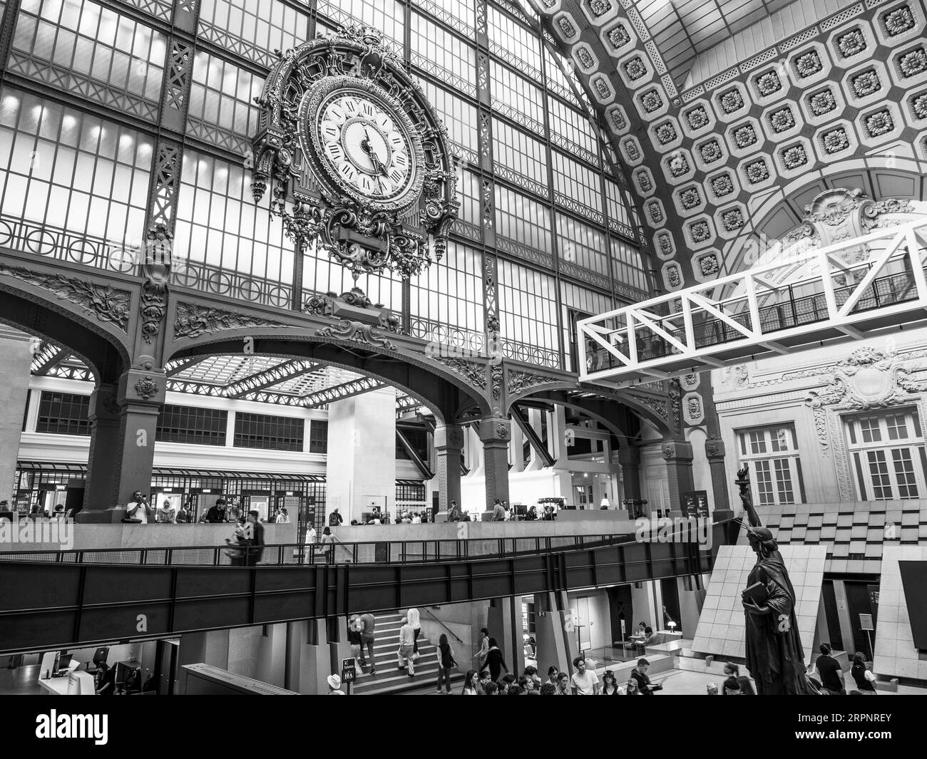 Salle principale du Musée d'Orsay, Paris, France, Europe, UE. Banque D'Images