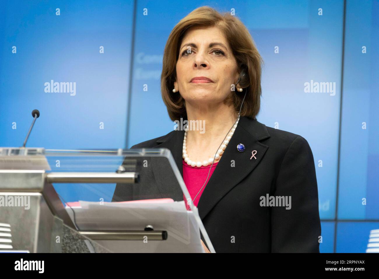 200307 -- BRUXELLES, le 7 mars 2020 Xinhua -- Stella Kyriakides, commissaire européenne à la santé et à la sécurité alimentaire, assiste à une conférence de presse après le Conseil des affaires de santé de l'UE à Bruxelles, Belgique, le 6 mars 2020. Les ministres de la Santé des États membres de l'Union européenne se sont réunis ici vendredi, appelant à renforcer la solidarité, la coopération et l'échange d'informations pour lutter contre la propagation de la maladie. Photo Riccardo Pareggiani/Xinhua BELGIQUE-BRUXELLES-UE-RÉUNION DES MINISTRES DE LA SANTÉ-COVID-19 PUBLICATIONxNOTxINxCHN Banque D'Images