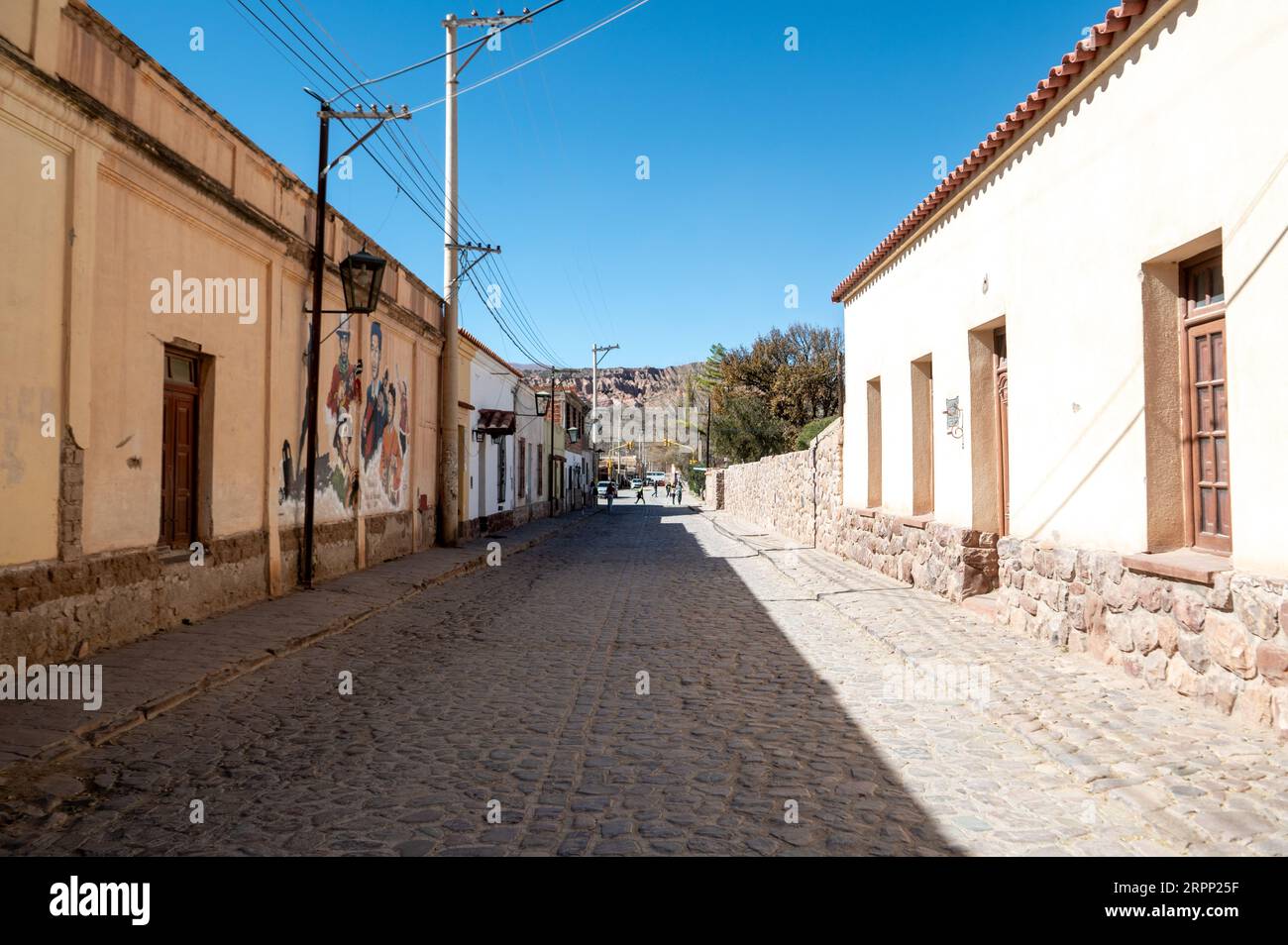 Humahuaca, Argentine : 2023 juin 8 : rues de la ville touristique de Humahuaca dans la province de Jujuy en Argentine, le 8 juin 2023. Banque D'Images