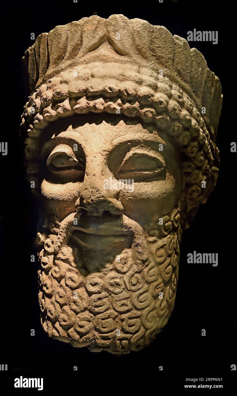 Tête mâle barbu portant une couronne de feuilles de chêne Limestone Cypro Classique ! 480-400BC Athènes, Musée, grec, Grèce. Musée d'Art cycladique Banque D'Images