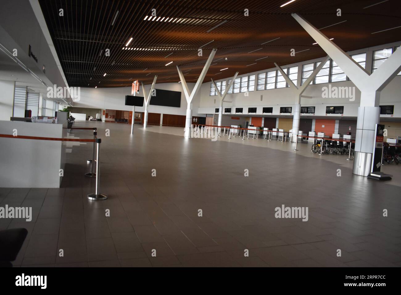 200328 -- Suva, 28 mars 2020 Xinhua -- une photo prise le 28 mars 2020 montre le terminal vide de l'aéroport international de Nadi aux Fidji. À partir de jeudi, Fidji a fermé l'aéroport international de Nadi et les voyages de passagers vers les îles périphériques cesseront à partir de dimanche. FIJI SUN/document via Xinhua FIJI-Suva-COVID-19-MEASURES PUBLICATIONxNOTxINxCHN Banque D'Images