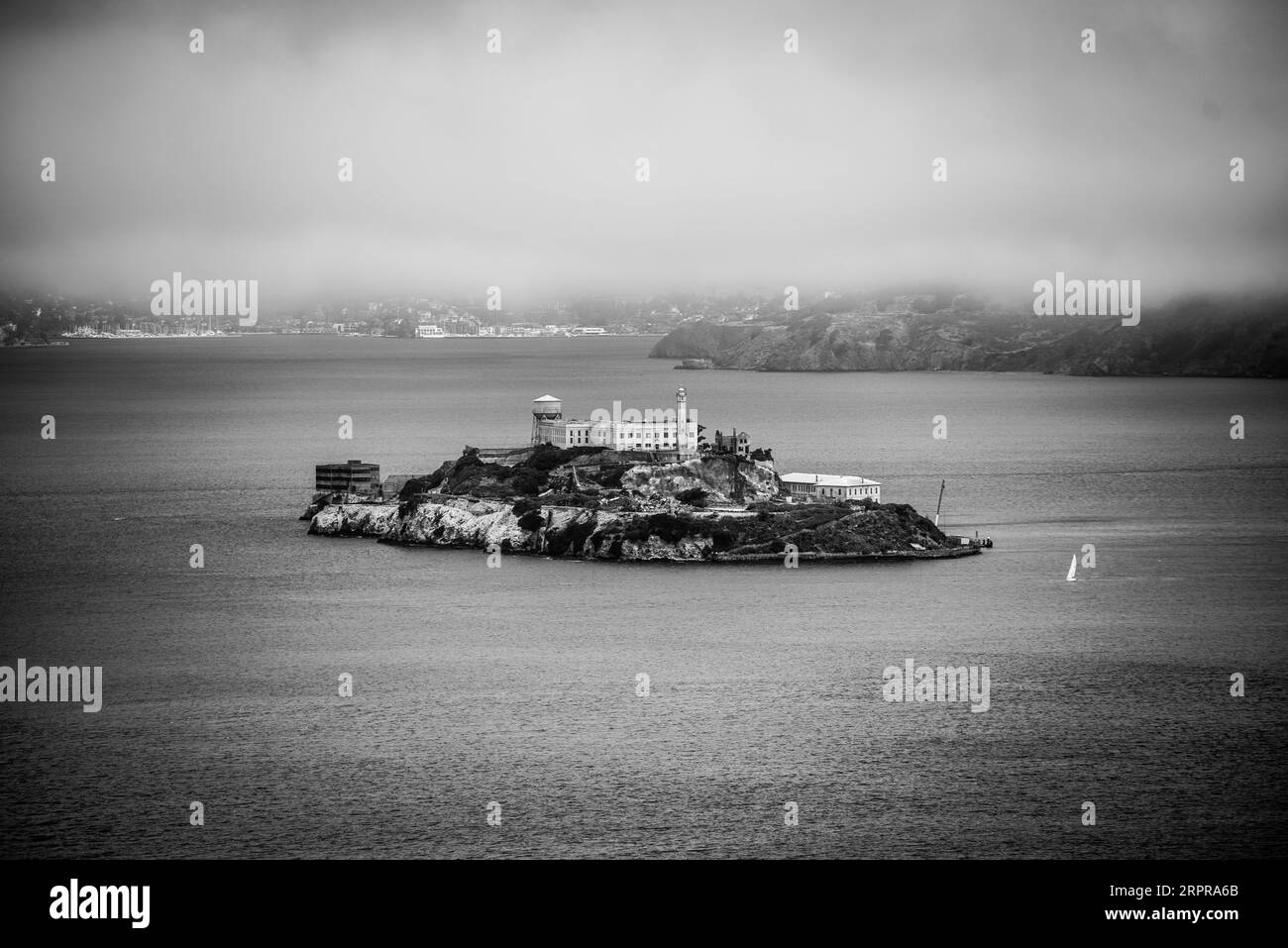 Île d'Alcatraz en noir et blanc, San Francisco Banque D'Images
