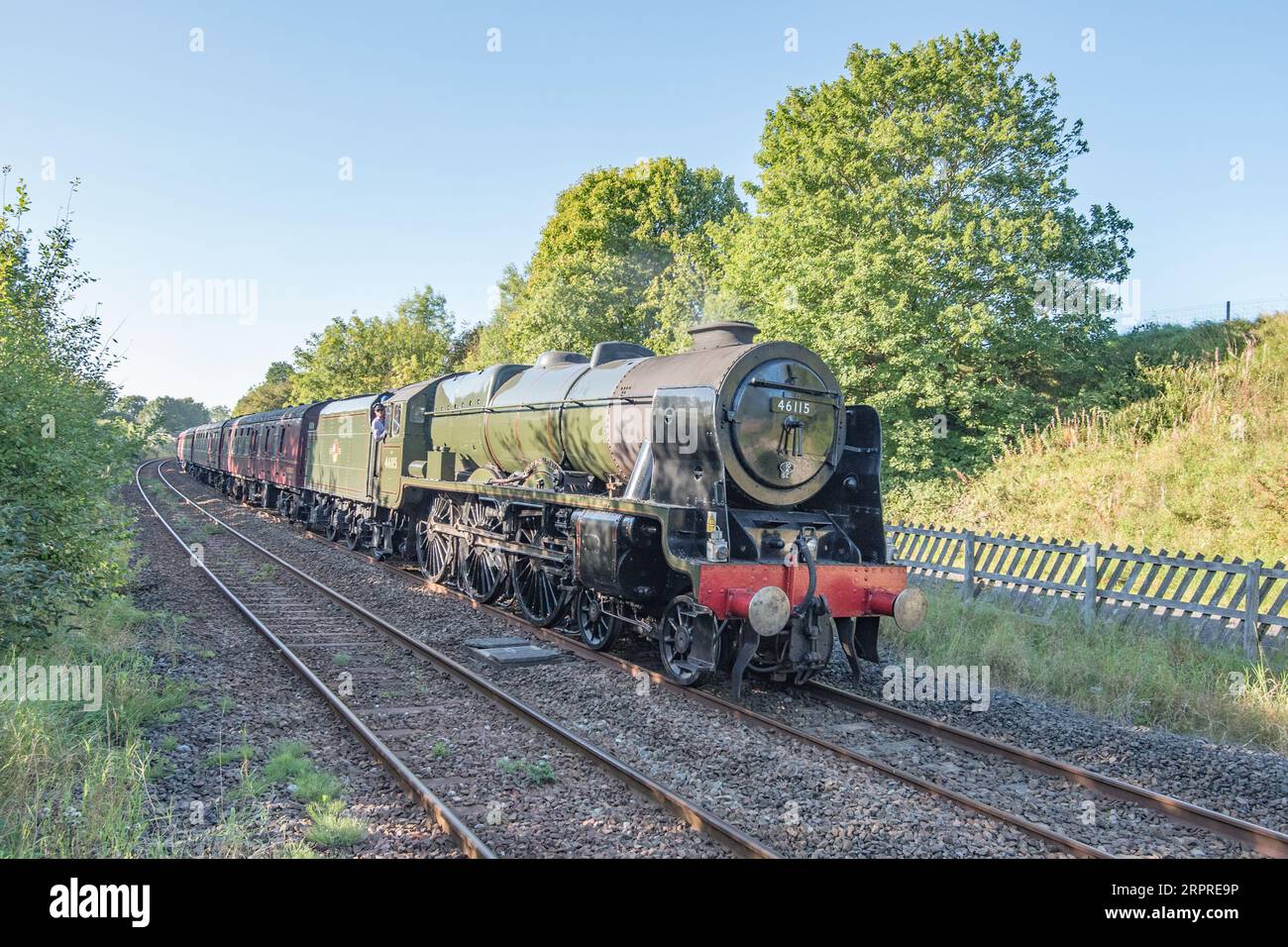 Scots Guardsman, locomotive à vapeur 46115 passant par long Preston le 5 septembre 2023 sur le trajet de retour Carlisle à Lancaster. Banque D'Images