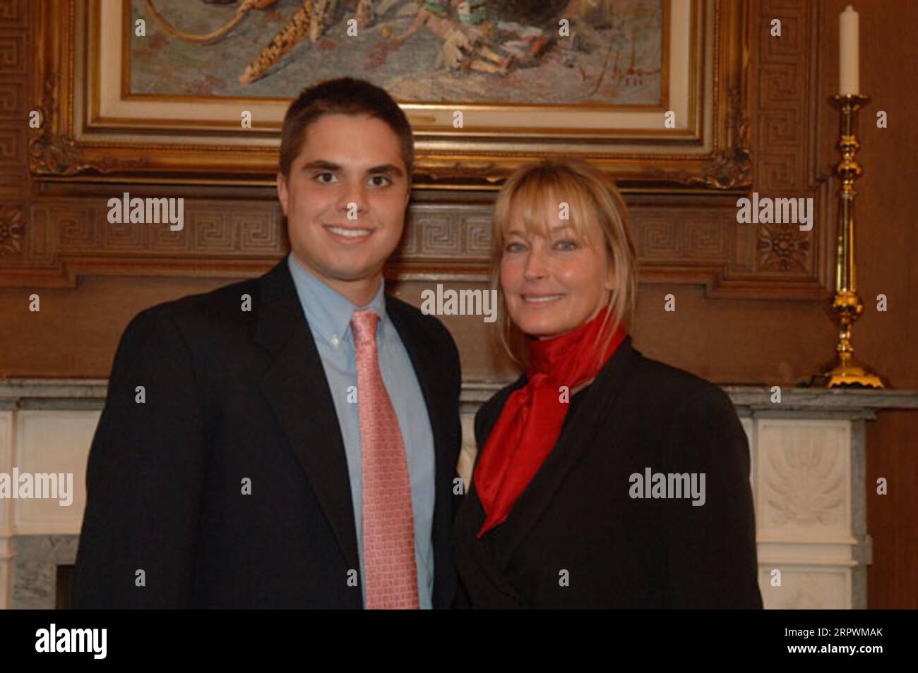 Visite de l'actrice Bo Derek, à droite, au siège du ministère de l'intérieur pour discuter des efforts de la National Horse protection Coalition pour mettre fin à l'abattage des chevaux sauvages Banque D'Images