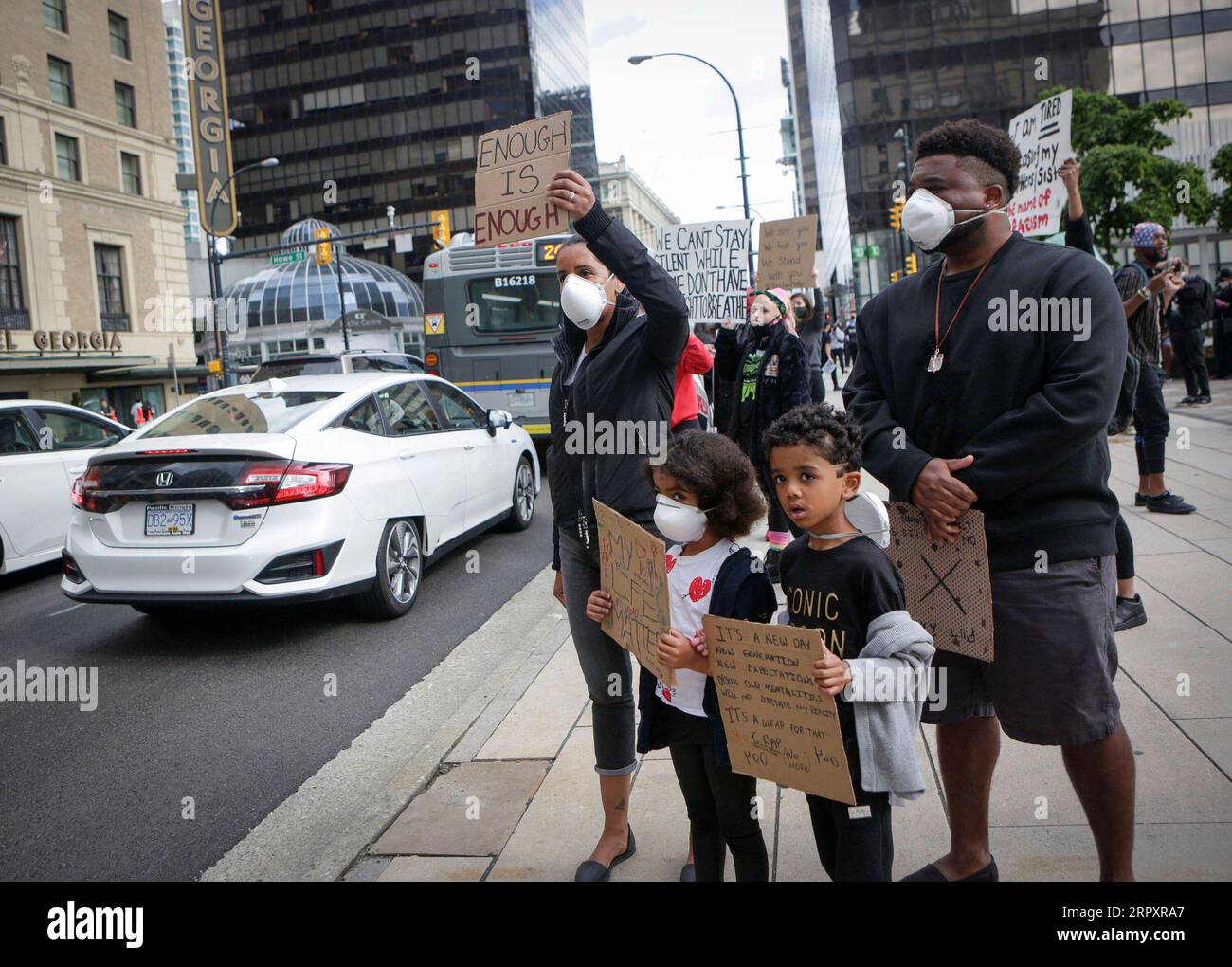 200601 -- VANCOUVER, le 1 juin 2020 -- des manifestants se rassemblent pour réclamer justice pour George Floyd, un homme noir non armé, est mort des suites de brutalités policières à Minneapolis aux États-Unis le 25 mai, à Vancouver, Colombie-Britannique, Canada, le 31 mai 2020. photo de /Xinhua CANADA-VANCOUVER-RALLY LiangxSen PUBLICATIONxNOTxINxCHN Banque D'Images