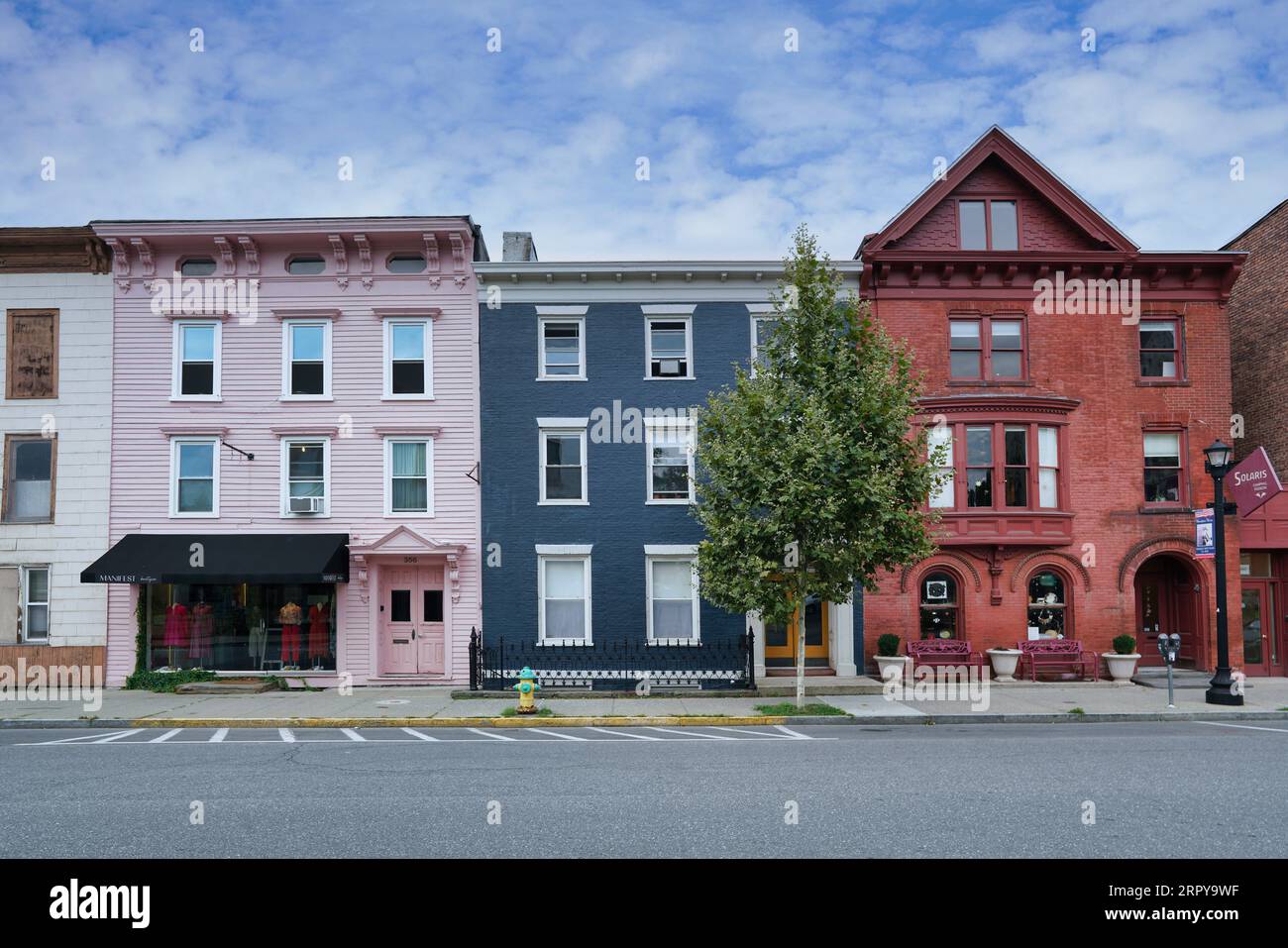 Vieille rue principale de petite ville du 19e siècle, ville de Hudson, New York Banque D'Images