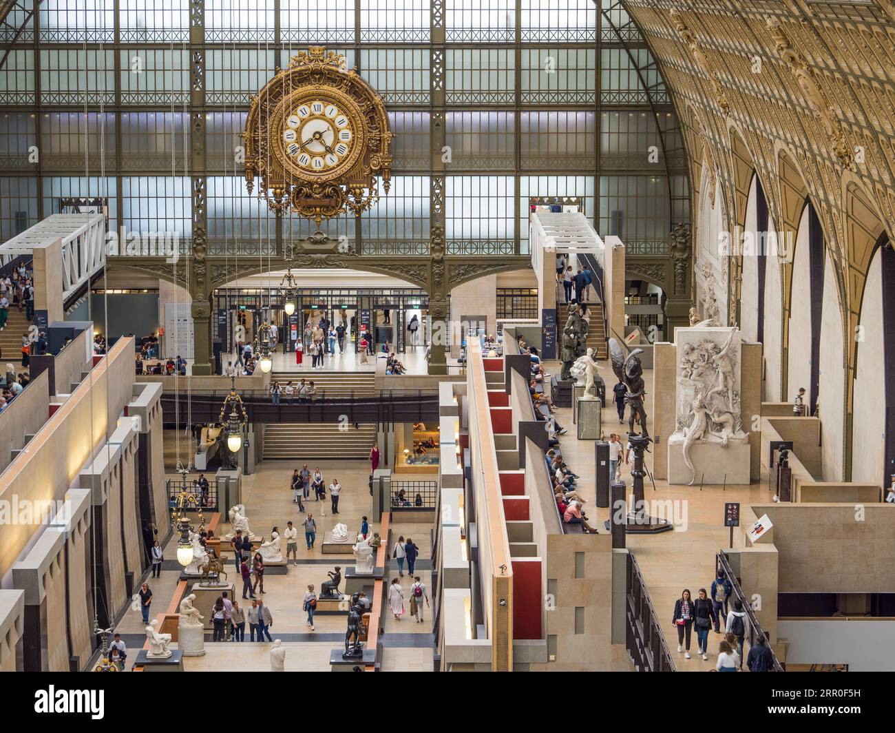 Salle principale du Musée d'Orsay, Paris, France, Europe, UE. Banque D'Images