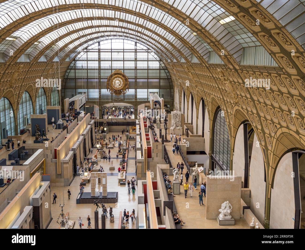 Salle principale du Musée d'Orsay, Paris, France, Europe, UE. Banque D'Images