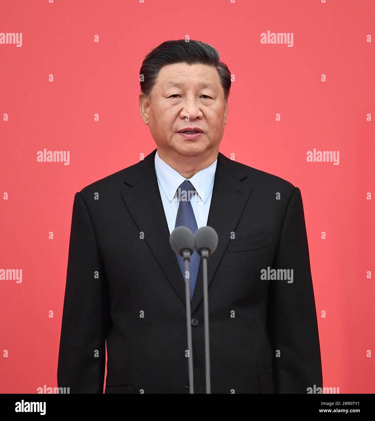 200826 -- PÉKIN, 26 août 2020 -- le président chinois Xi Jinping, également secrétaire général du Comité central du Parti communiste chinois et président de la Commission militaire centrale, prend la parole lors d une cérémonie pour conférer le drapeau de la police à la force de police chinoise au Grand Hall du peuple à Beijing, capitale de la Chine, le 26 août 2020. CHINE-PÉKIN-XI JINPING-POLICE DRAPEAU-CÉRÉMONIE CN XIEXHUANCHI PUBLICATIONXNOTXINXCHN Banque D'Images