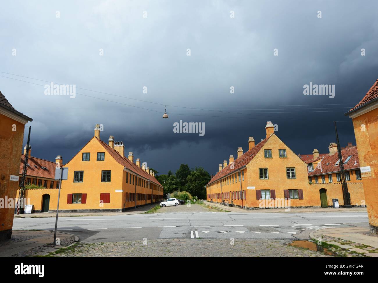 Le quartier coloré de Nyboder à Copenhague, Danemark Banque D'Images