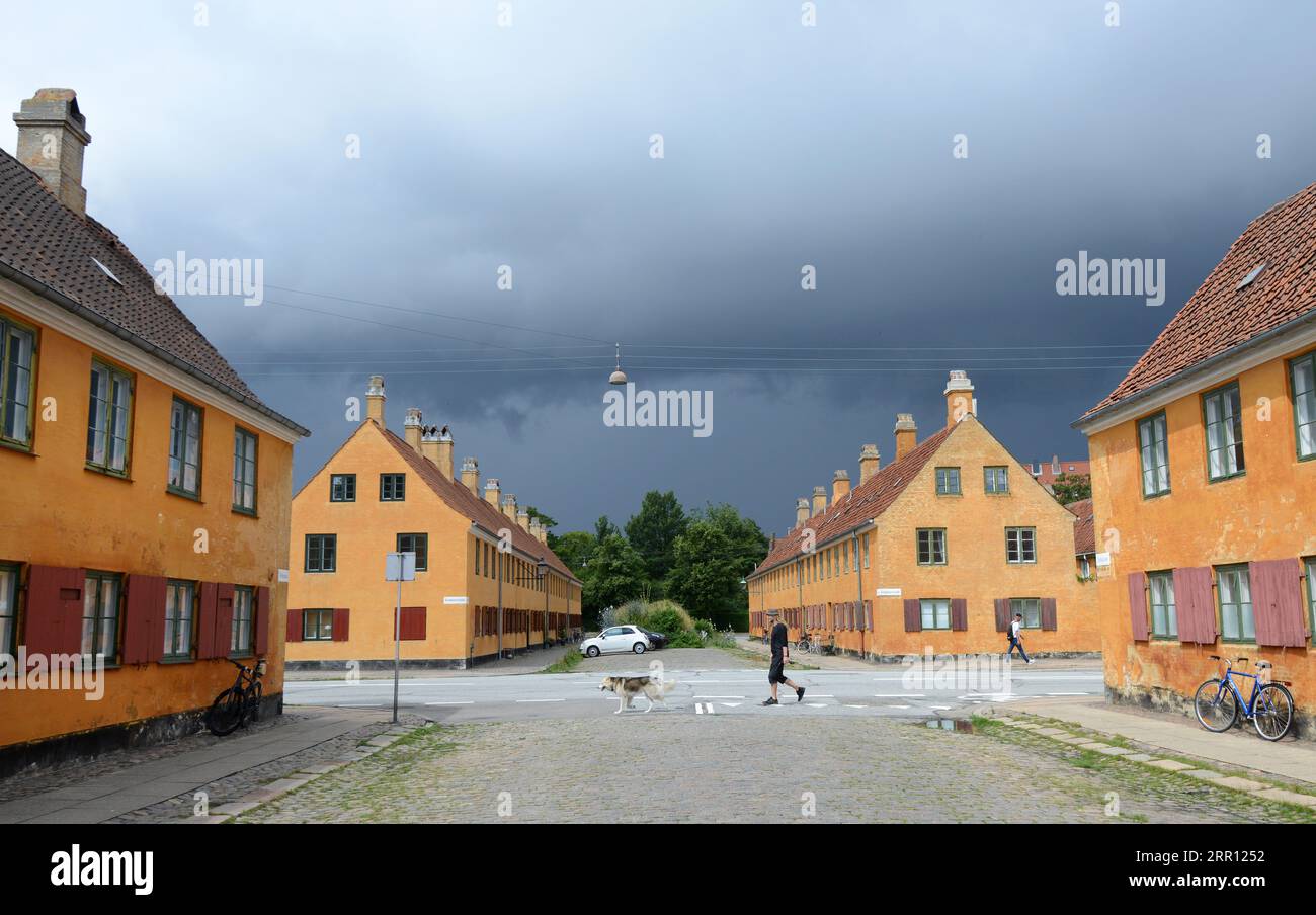 Le quartier coloré de Nyboder à Copenhague, Danemark Banque D'Images
