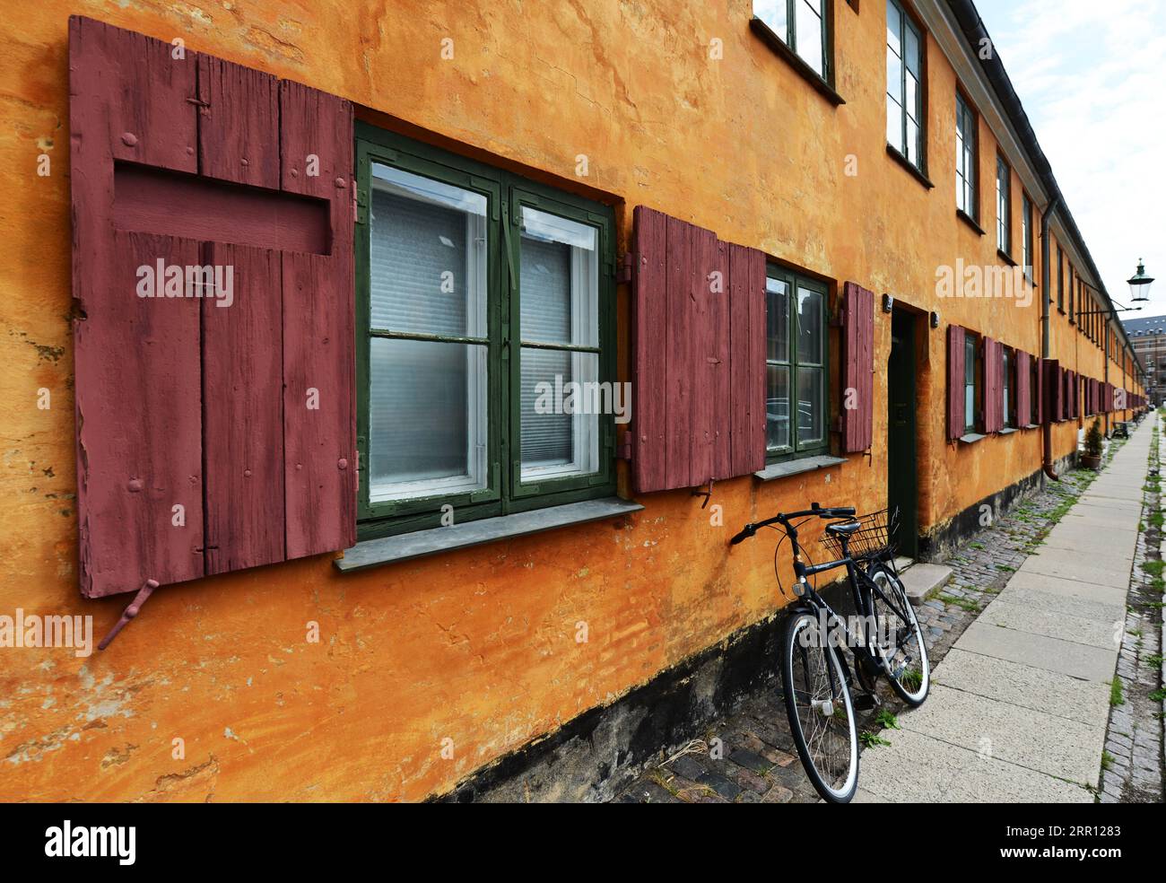 Le quartier coloré de Nyboder à Copenhague, Danemark Banque D'Images