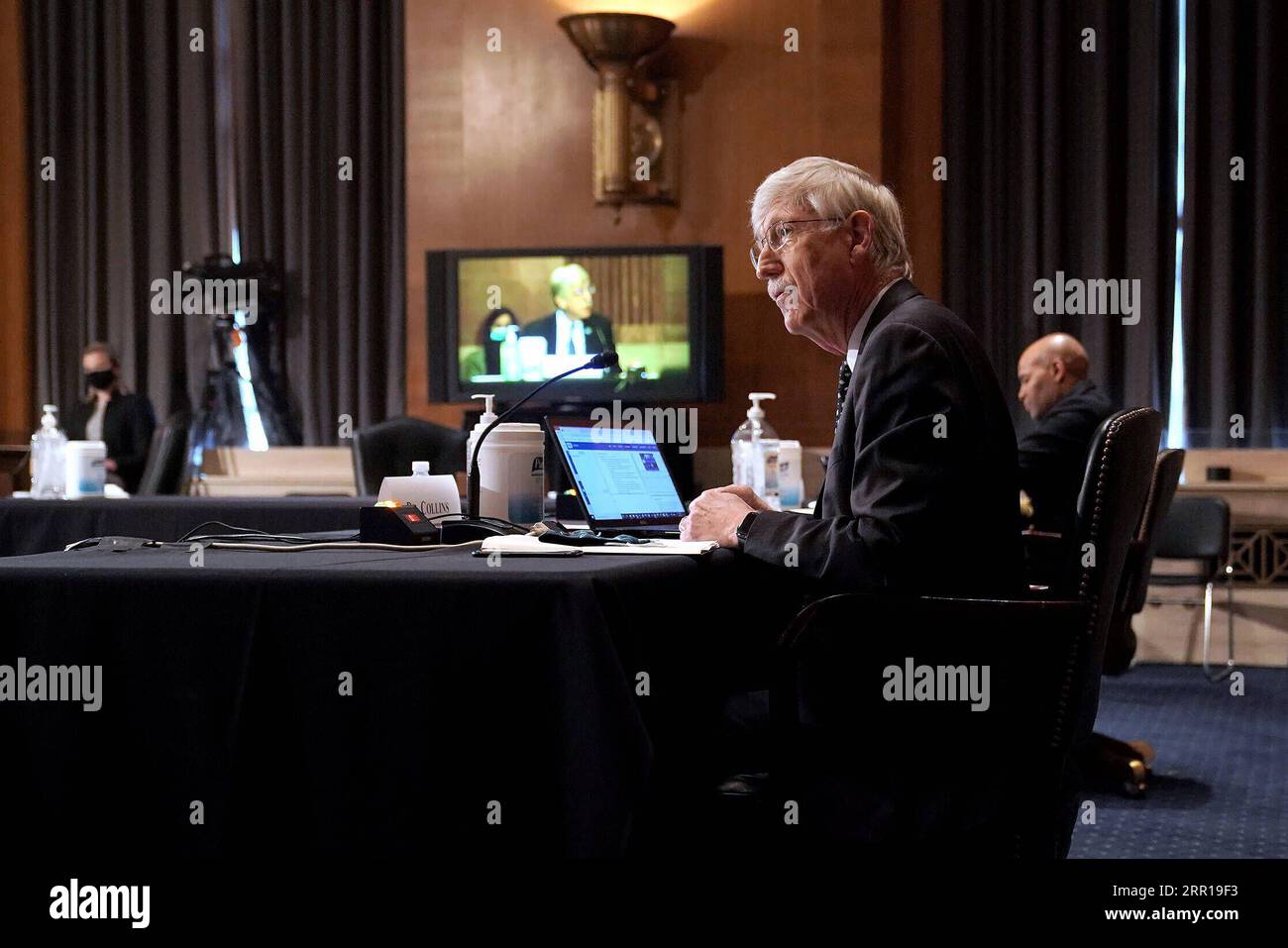 200909 -- WASHINGTON, le 9 septembre 2020 -- Francis Collins, directeur des National Institutes of Health des États-Unis, témoigne devant le Comité sénatorial américain de la santé, de l'éducation, du travail et des pensions lors d'une audience intitulée Vaccines: sauver des vies, assurer la confiance et protéger la santé publique sur Capitol Hill à Washington, D.C., États-Unis, le 9 septembre 2020. Greg Nash/Pool via Xinhua U.S.-WASHINGTON, D.C.-VACCIN-HEARING LiuxJie PUBLICATIONxNOTxINxCHN Banque D'Images