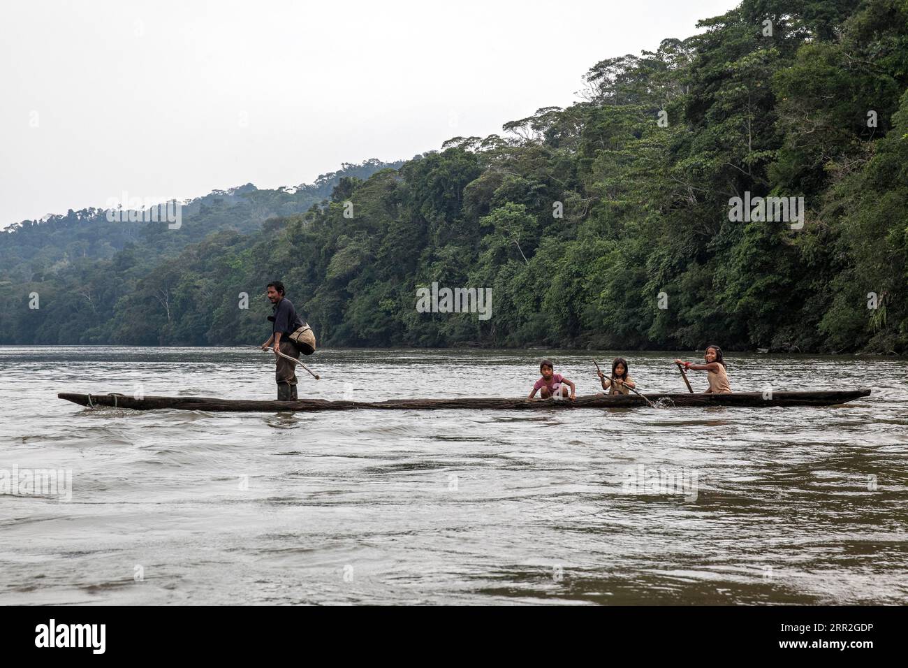 Canot indien, Rio Napo, Équateur Banque D'Images