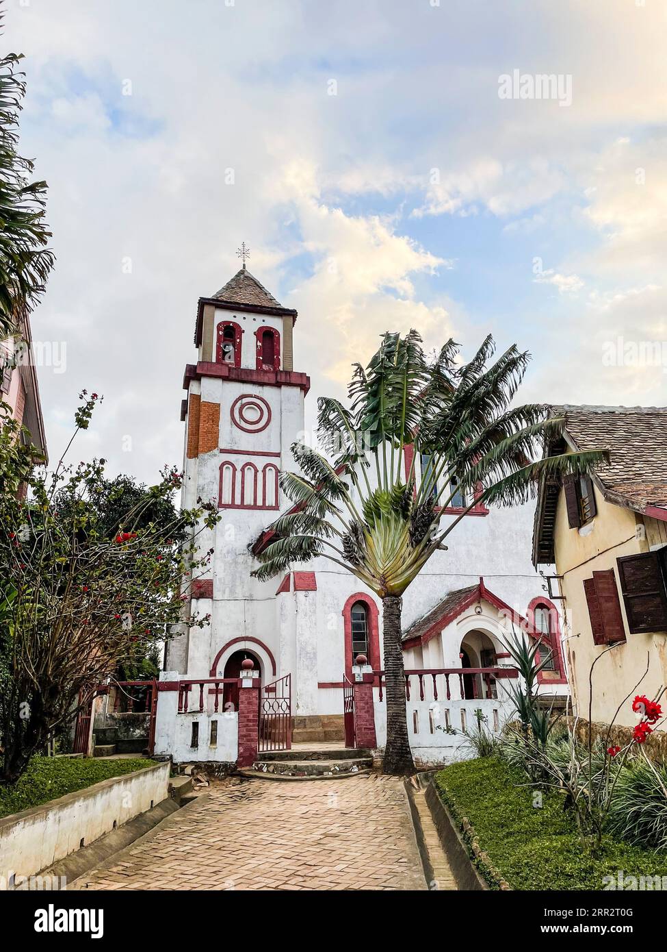 madagascar-fianarantsoa-eglise-2rr2t0g.jpg