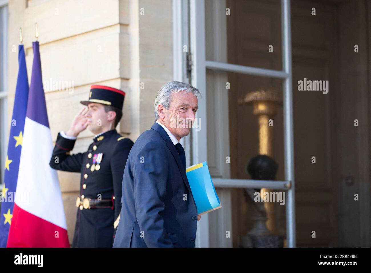 Paris, France. 06 septembre 2023. Philippe Vigier, ministre de l'outre-mer, lors d'une rencontre avec une partie de la délégation calédonienne et des membres du groupe de travail "nickel" au Hôtel de Matignon. Paris, 6 septembre 2023. Photos de Jérémy Paoloni/ABACAPRESS.COM crédit : Abaca Press/Alamy Live News Banque D'Images