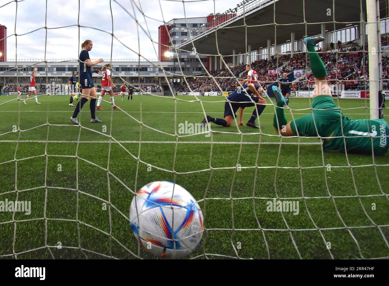 Linkoping, Suède. 06 septembre 2023. Bilborsen Arena, Linkoping, Suède, 6 septembre 2023 : Arsenal FC marque dans le match de qualification de l'UEFA Womens Champions League Ligue Path groupe 3 le 6 septembre 2023 entre Arsenal FC et Linkoping FC Bilborsen Arena à Linkoping, Suède (Peter Sonander/SPP) crédit : SPP Sport Press photo. /Alamy Live News Banque D'Images