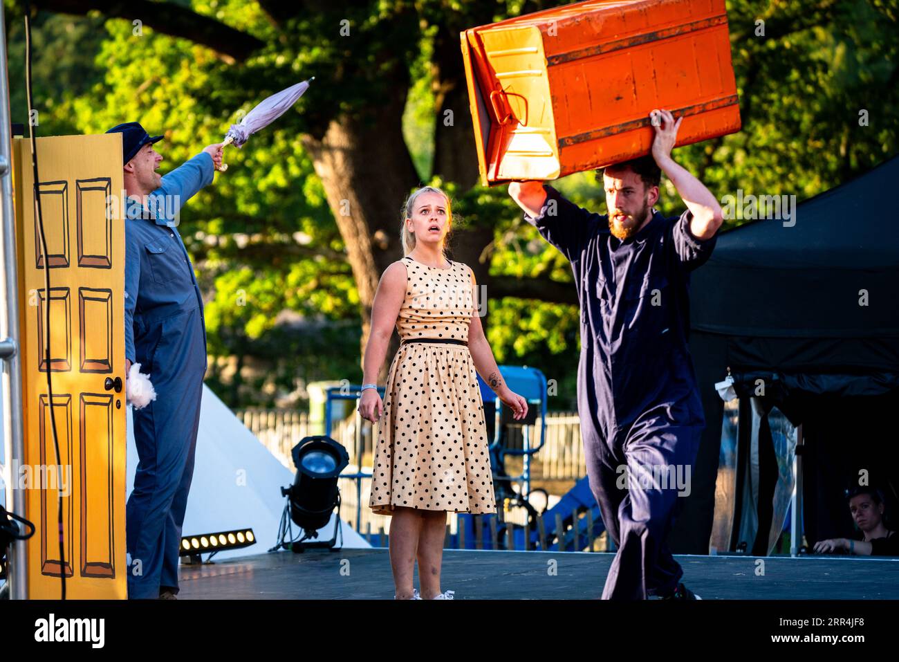 Scène de train de Danceblast Perform Day Dream Supreme sur la scène Back of Beyond au Green Man Festival, Brecon, pays de Galles, Royaume-Uni, 2023. Photo : Rob Watkins Banque D'Images