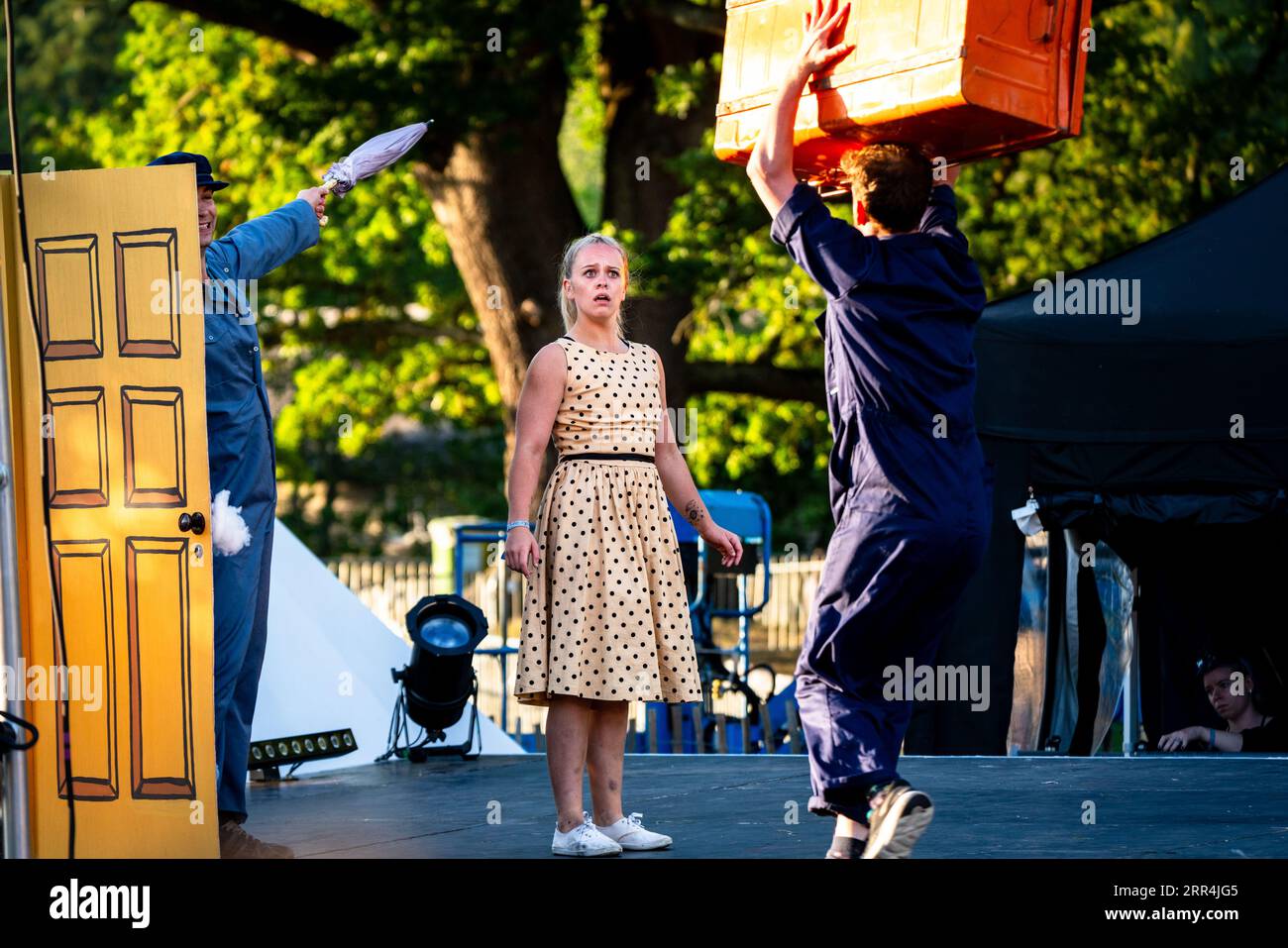 Scène de train de Danceblast Perform Day Dream Supreme sur la scène Back of Beyond au Green Man Festival, Brecon, pays de Galles, Royaume-Uni, 2023. Photo : Rob Watkins Banque D'Images