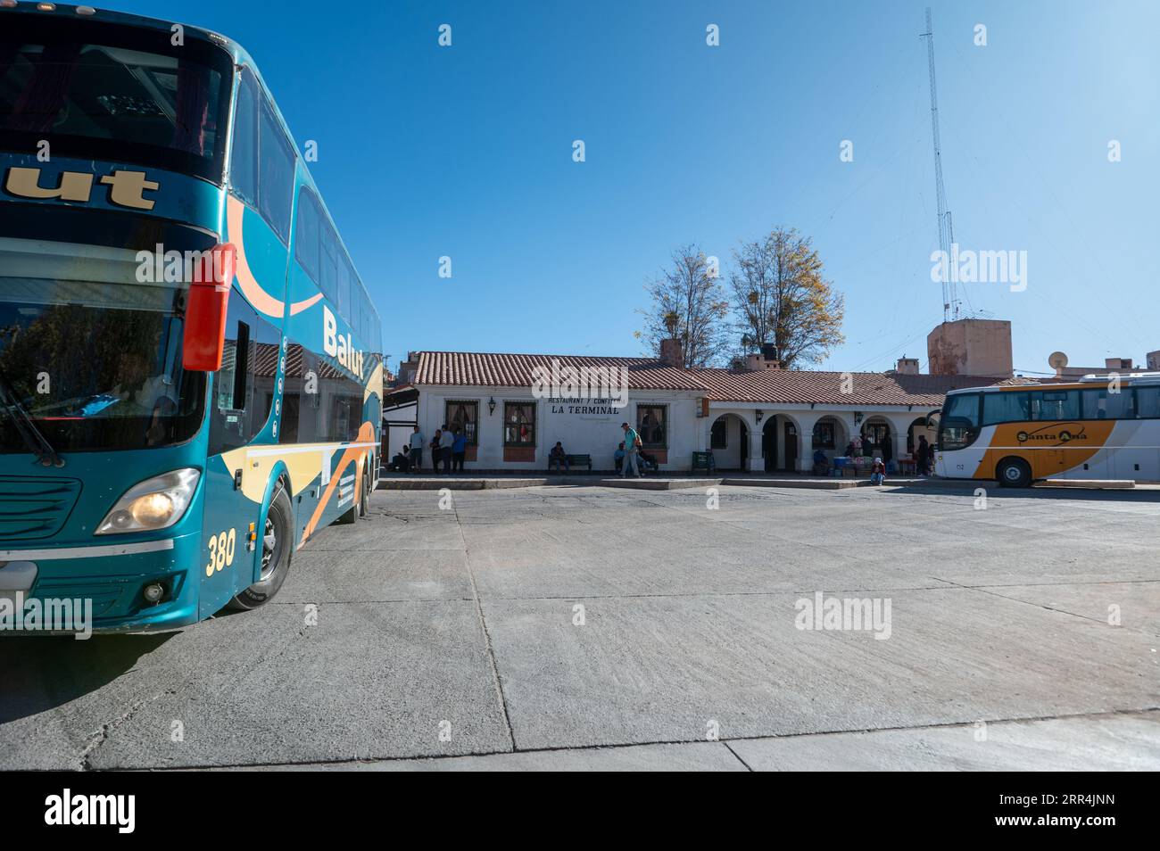 Humahuaca, Argentine : 2023 juin 8 : terminal de bus de la ville touristique de Humahuaca dans la province de Jujuy en Argentine, le 8 juin 2023. Banque D'Images