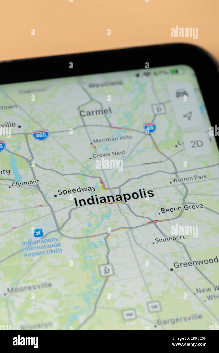 New York, États-Unis - 24 août 2023 : trafic automobile à Indianapolis sur l'application google Maps sur l'écran de tablette vue rapprochée Banque D'Images