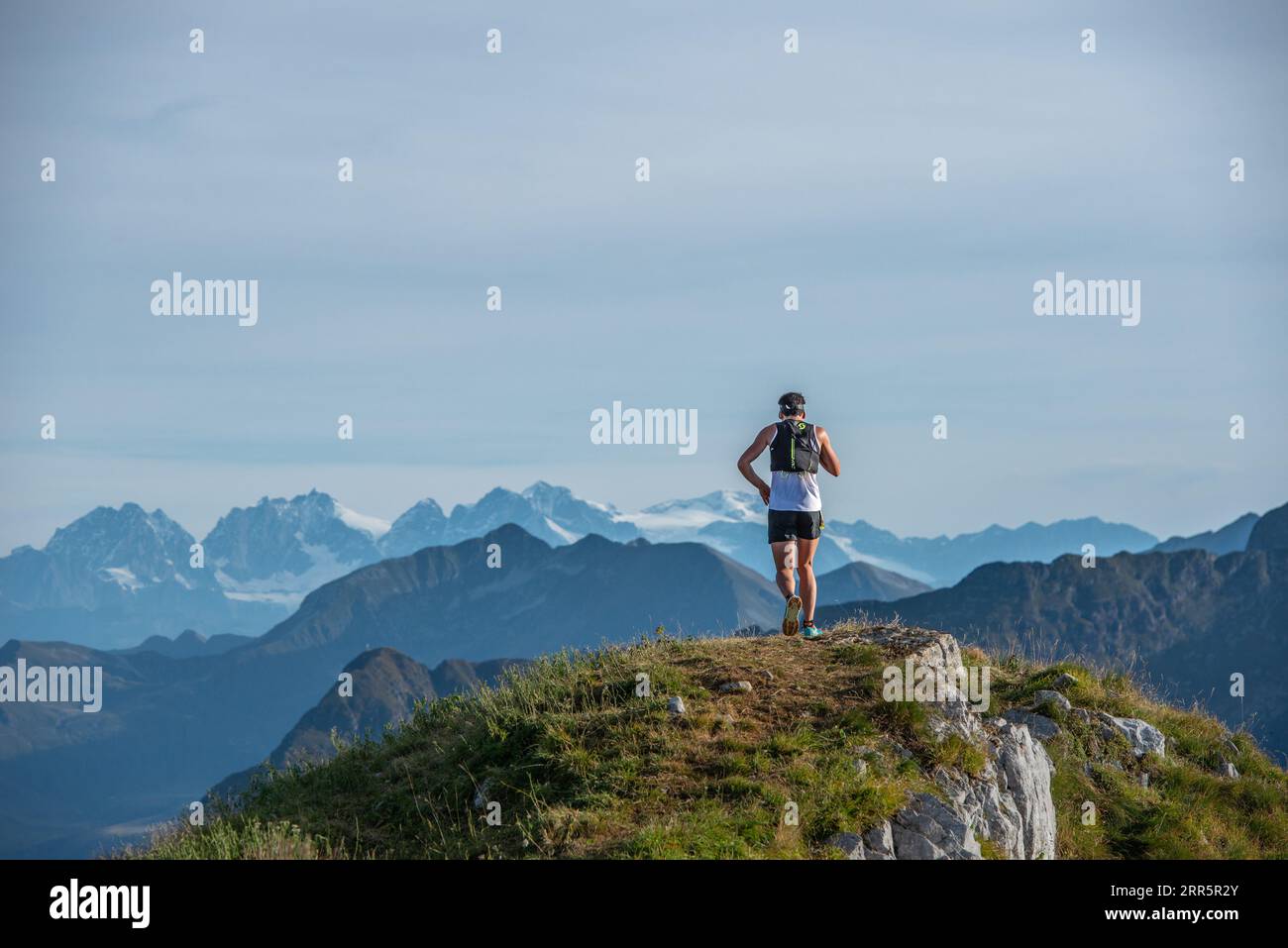 Serina Italie 3 septembre 2023 : course de montagne dangereuse pour les athlètes hautement entraînés physiquement et psychologiquement Banque D'Images