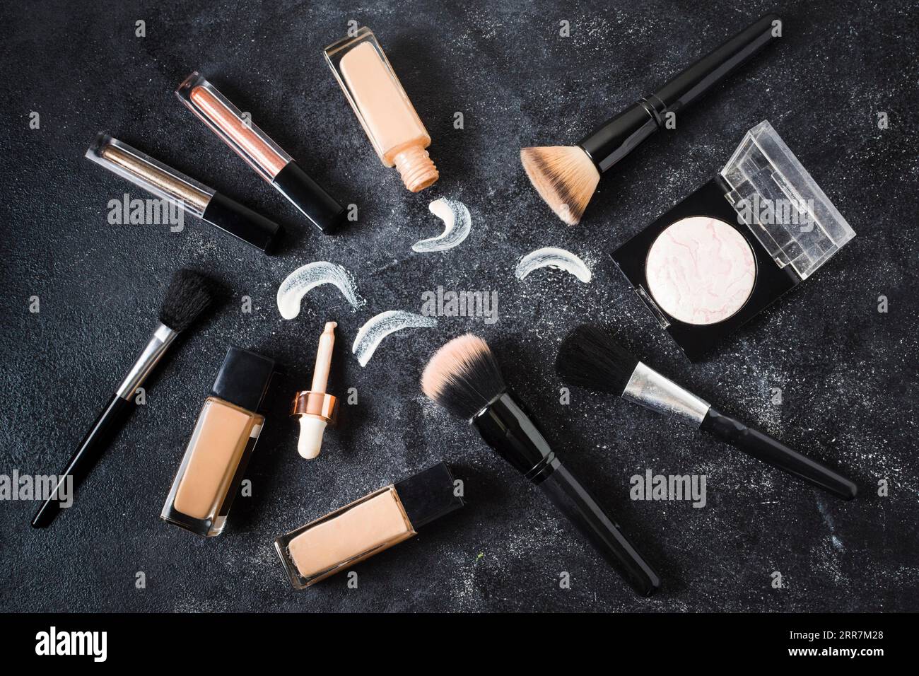 Composition maquillage outils cachant les imperfections de la peau Banque D'Images