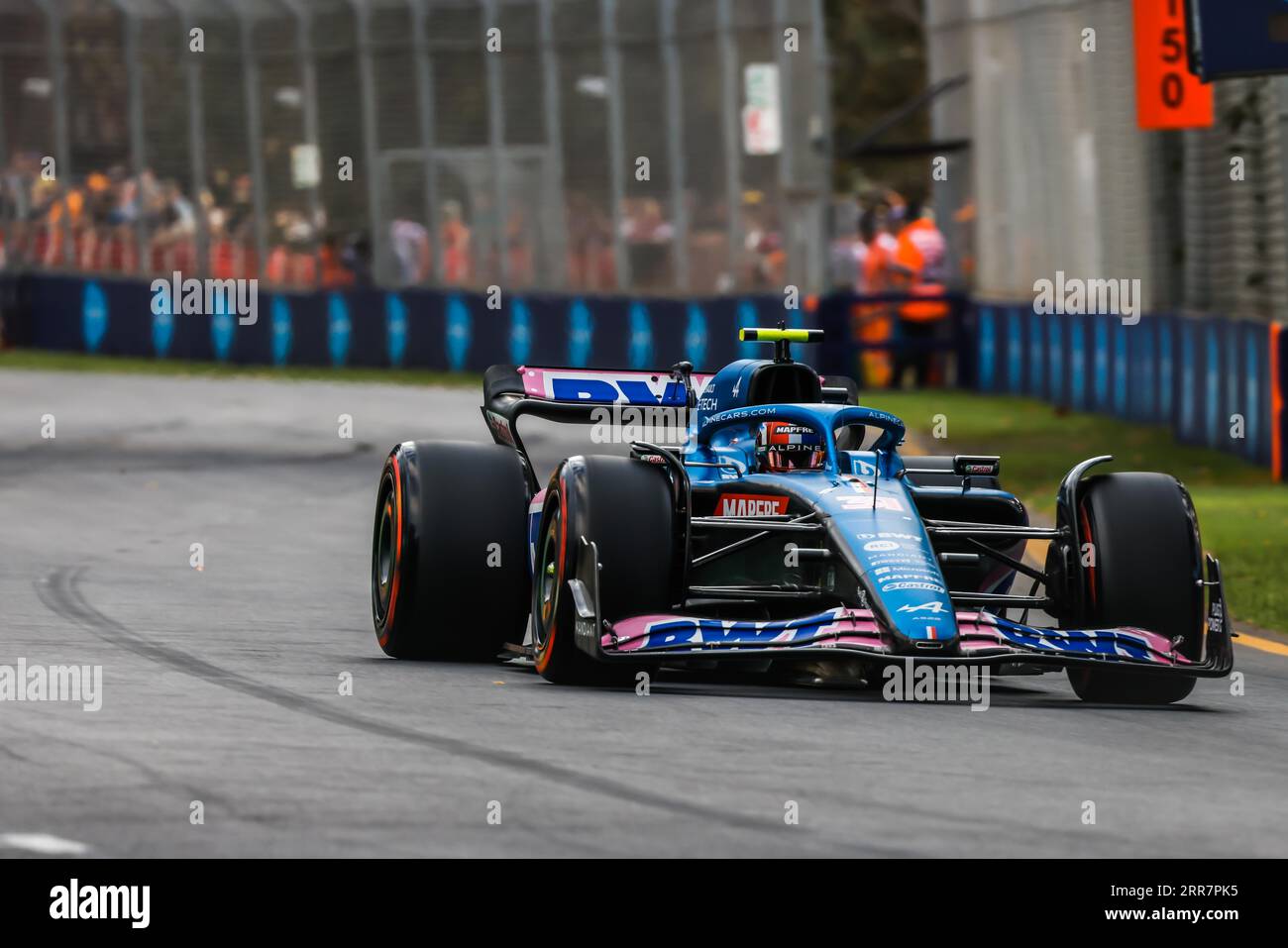 MELBOURNE, AUSTRALIE, AVRIL 9 : Esteban Ocon, de France, pilote le numéro 31 Alpine F1 A522 Renault lors des qualifications au Grand Prix d'Australie 2022 Banque D'Images