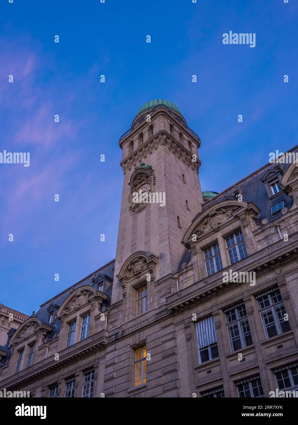 Dawn, Observatoire de la Sorbonne, tour d'observatoire du 19e siècle, Université Paris-Sorbonne, Paris, France, Europe, UE. Banque D'Images