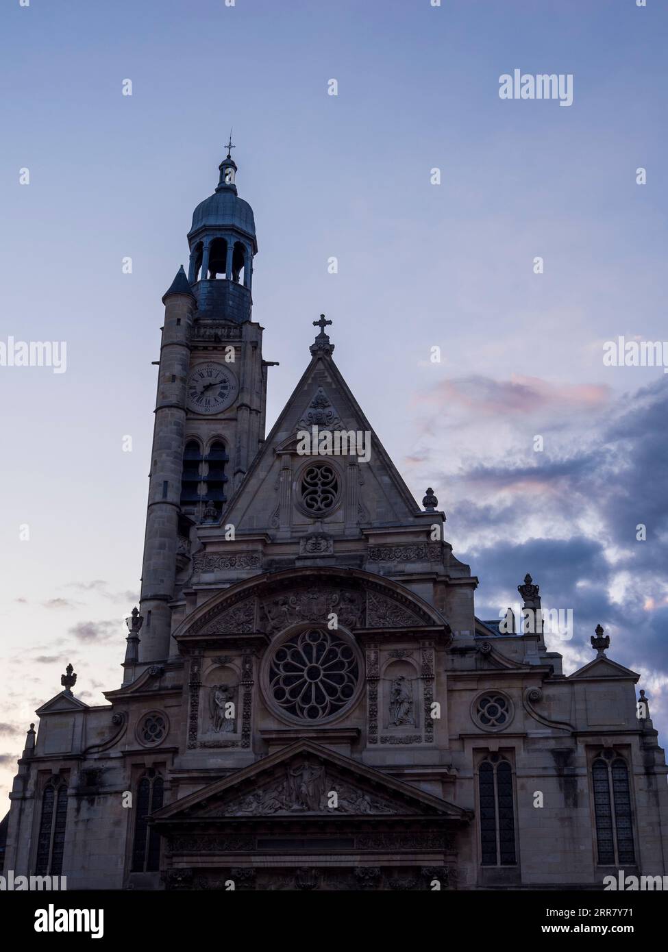 Lever du soleil, église Saint-Étienne-du-Mont, édifice Renaissance-gothique, Paris, France, Europe, UE. Banque D'Images