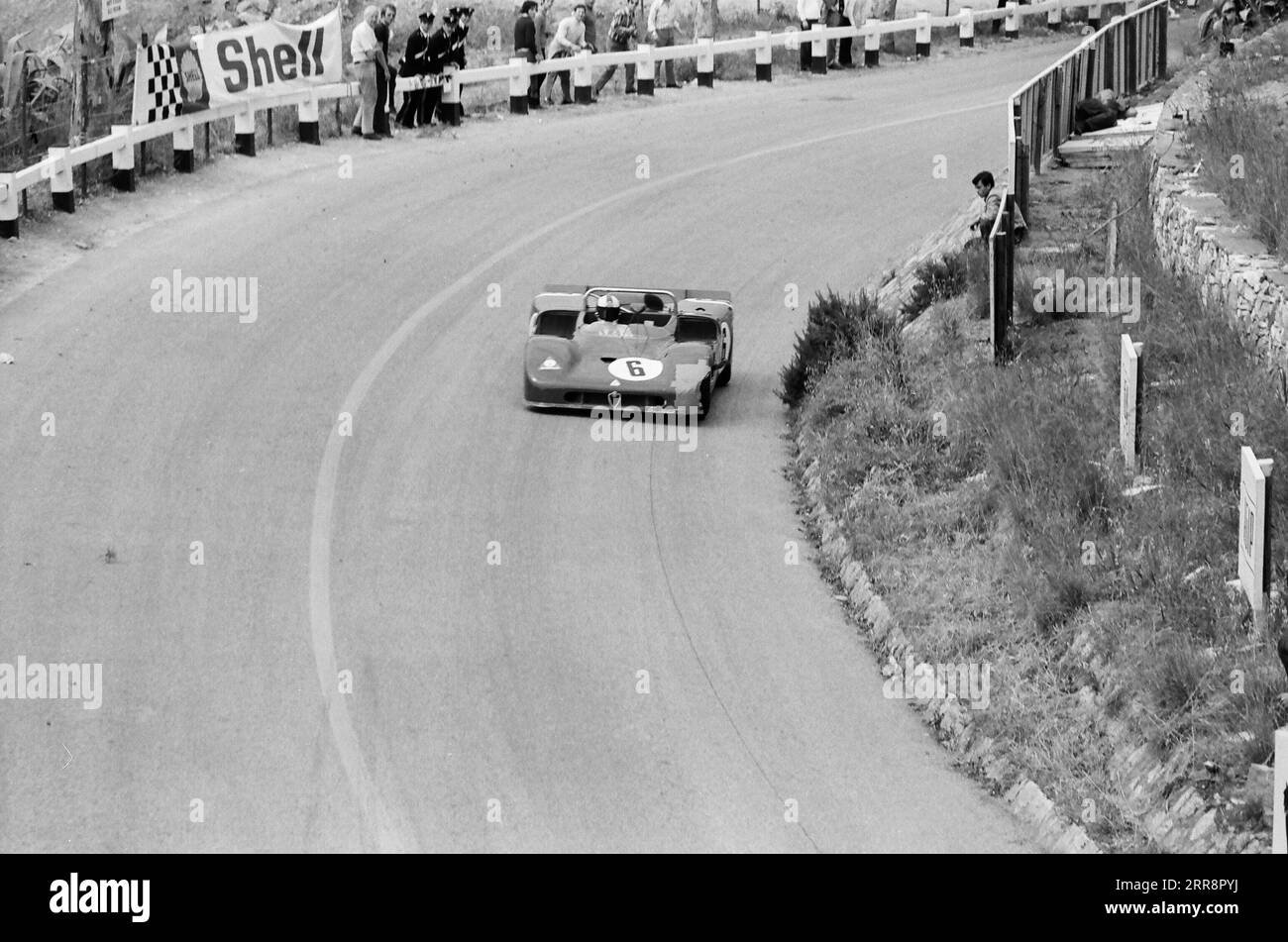 #6 ALFA ROMEO 33/3 - Rolf Stommelen - Leo Kinnunen Banque D'Images