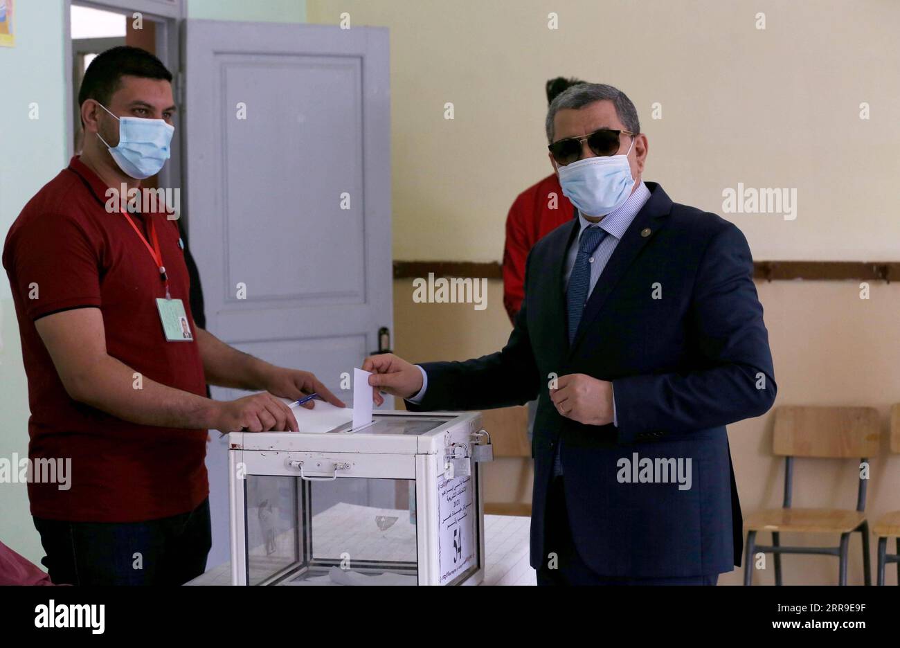 Premier ministre algerien abdelaziz djerad Banque de photographies et d