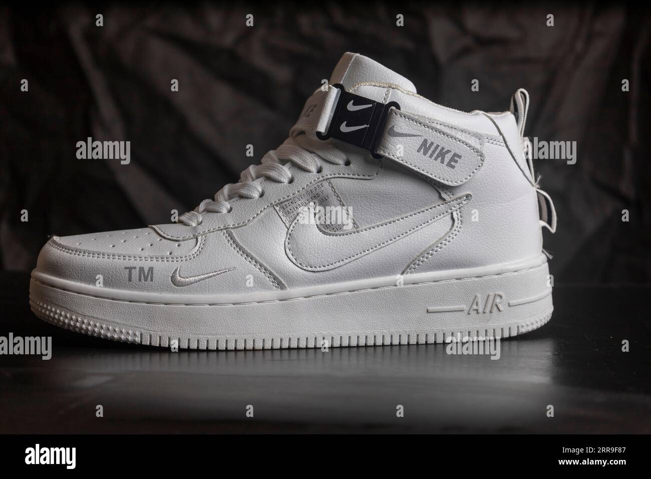 White nike air force one trainers Banque de photographies et d'images à  haute résolution - Alamy