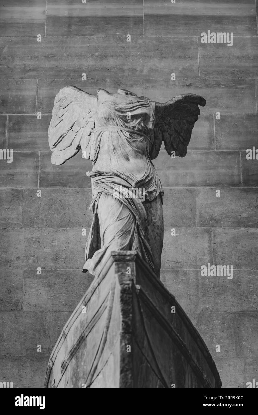 La victoire ailée de Samothrace, ou la Nike de Samothrace. Exposé au