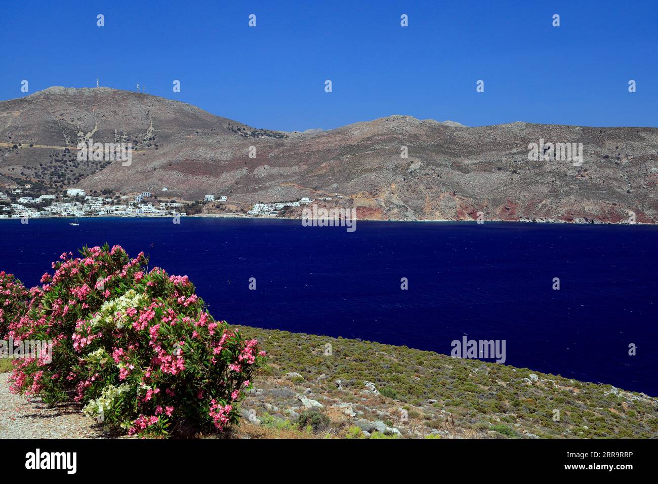 Baie de Livadia, Tilos, îles du Dodécanèse, Sud de la mer Égée, Grèce. Banque D'Images