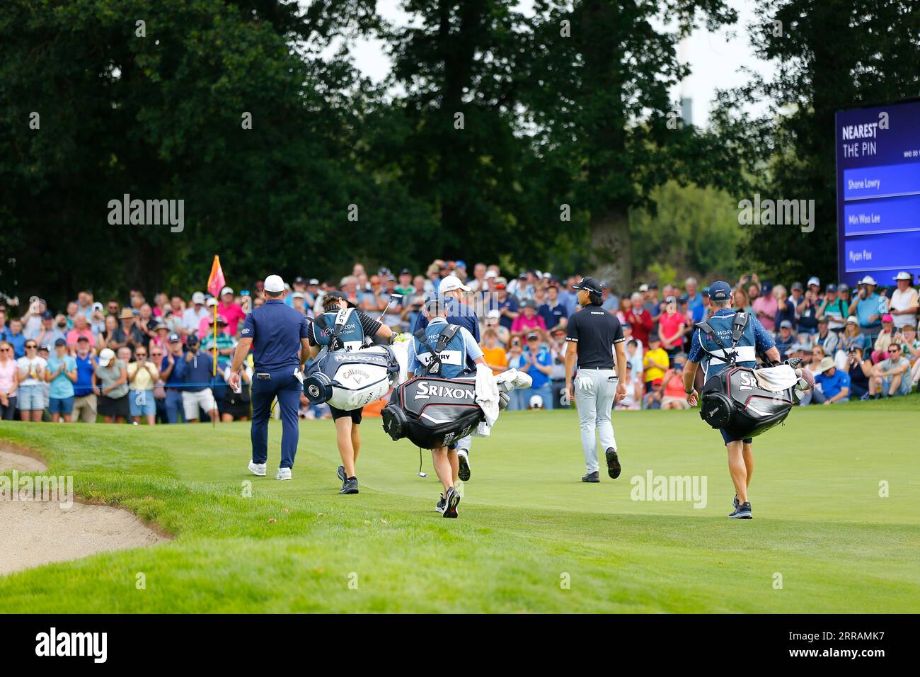 7 septembre 2023 ; The K Club, Straffan, County Kildare, Irlande : Horizon Irish Open Golf Round 1 ; la foule accueille les joueurs sur le 8e green Banque D'Images