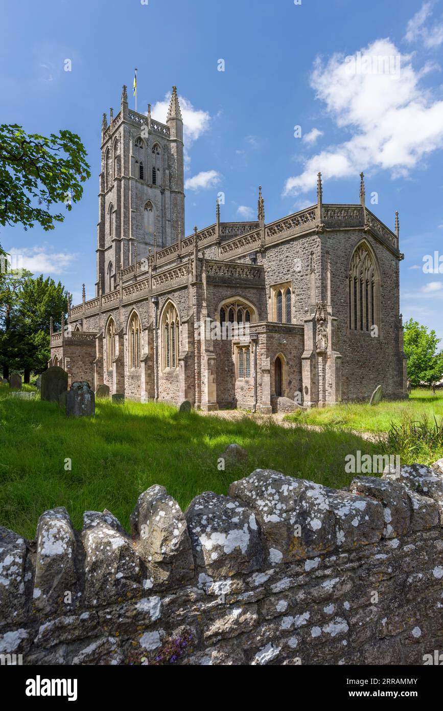 L'église de St Andrew dans le village de Blagdon dans le paysage national de Mendip Hills North Devon Coast, North Somerset, Angleterre. Banque D'Images