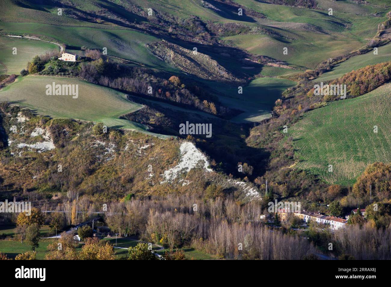 colline del Montefeltro ad inizio autunno Banque D'Images