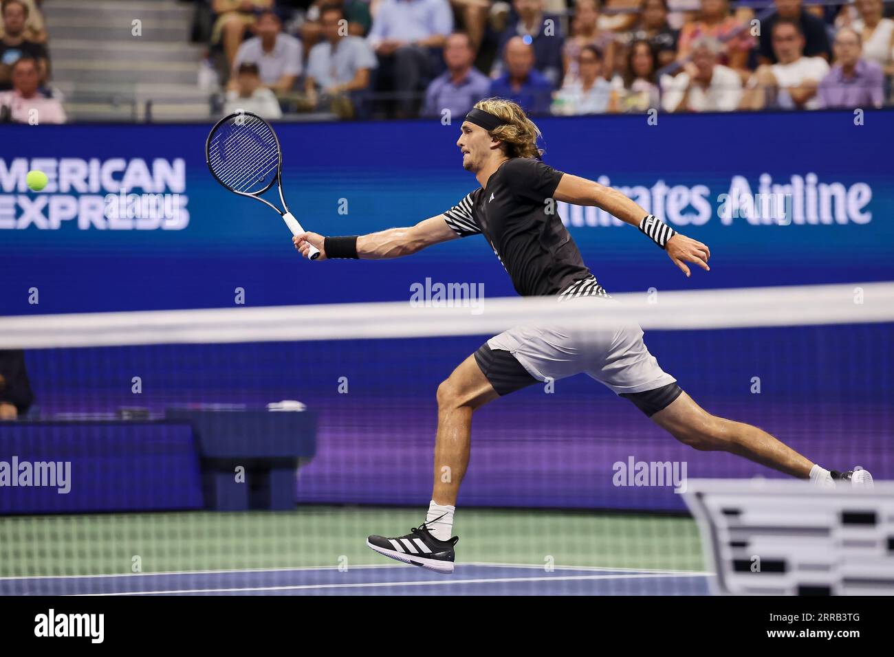 New York, New York, États-Unis. 6 septembre 2023. Alexander Zverev (GER) en action lors de l'US Open 2023 - Championnats de tennis (image de crédit : © Mathias Schulz/ZUMA Press Wire) À USAGE ÉDITORIAL SEULEMENT! Non destiné à UN USAGE commercial ! Banque D'Images