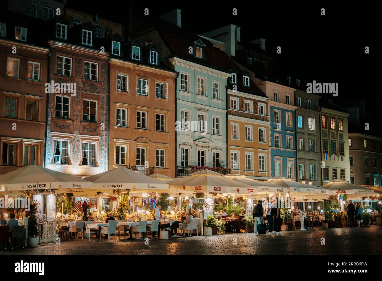 Place du marché de la vieille ville la nuit à Varsovie, Pologne Banque D'Images