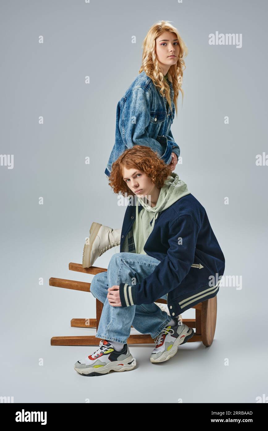 Vetements a la mode pour les adolescents Banque de photographies et d images a haute resolution Alamy