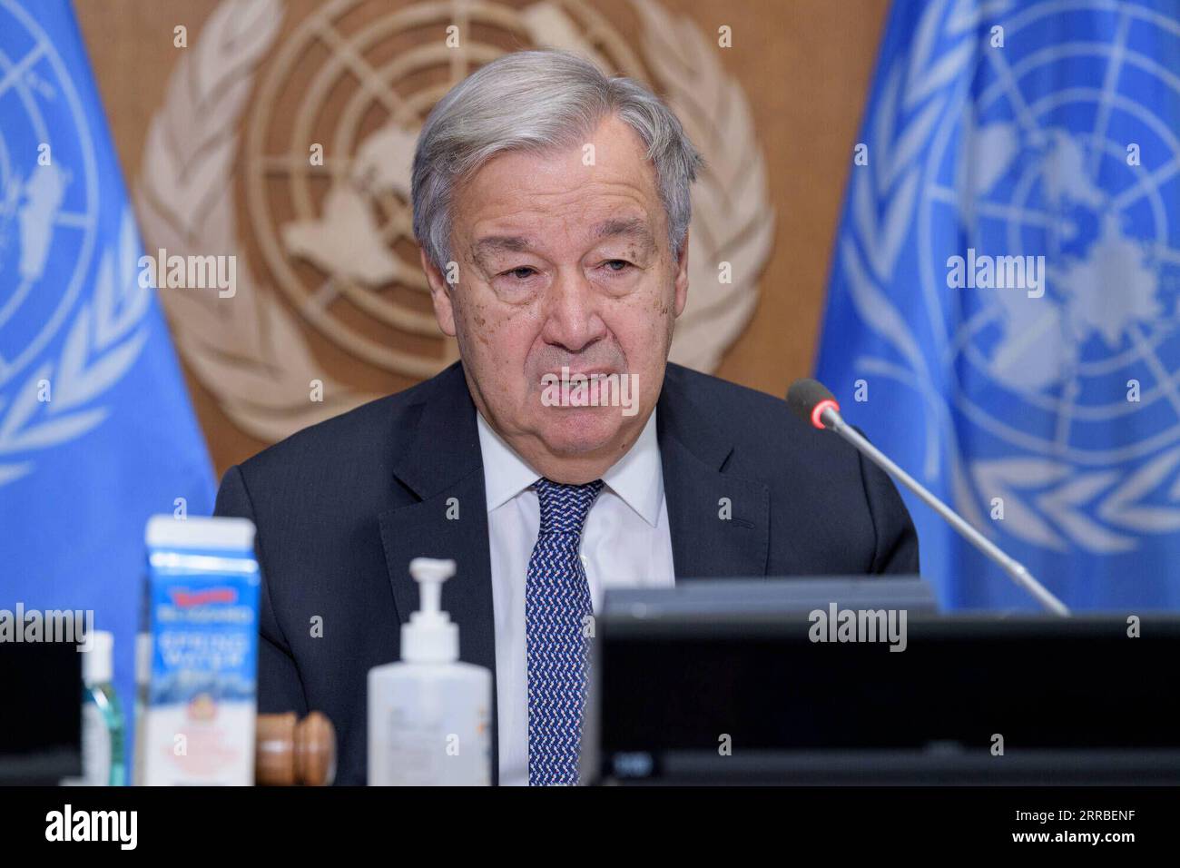 210917 -- NATIONS UNIES, 17 septembre 2021 -- le Secrétaire général de l'ONU Antonio Guterres s'adresse à distance au Forum des grandes économies sur l'énergie et le climat au siège de l'ONU à New York, le 17 septembre 2021. Guterres a averti vendredi qu’il y avait un risque élevé d’échec de la Conférence des Nations Unies sur les changements climatiques, ou COP26, en novembre à Glasgow, en Écosse. /Un photo/document via Xinhua un-GUTERRES-MAJOR ECONOMIES FORUM SUR L'ÉNERGIE ET LE CLIMATEURMANUELXELIAS PUBLICATIONxNOTxINxCHN Banque D'Images