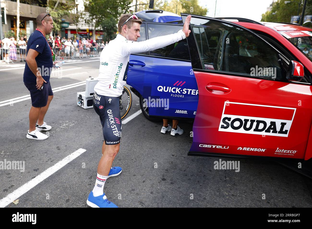 Saragosse, Espagne. 07 septembre 2023. Le Belge Remco Evenepoel de Soudal Quick-Step photographié après l'étape 12 de l'édition 2023 de la 'Vuelta a Espana', d'Olvega à la Saragosse (150, 6 km), Espagne, jeudi 07 septembre 2023. La Vuelta se déroule du 26 août au 17 septembre. BELGA PHOTO PEP DALMAU crédit : Belga News Agency/Alamy Live News Banque D'Images