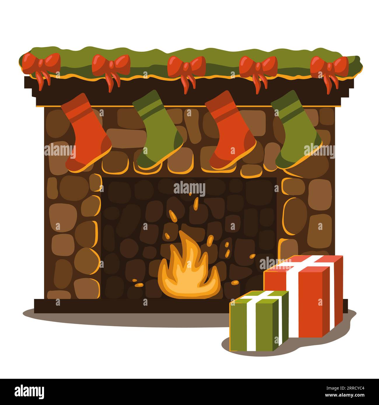 Cheminée classique en brique rouge avec chaussettes rouges et vertes, guirlande de Noël et cadeaux. Joyeuses décorations de nouvel an. Joyeux Noël. Fêter la nouveauté Banque D'Images