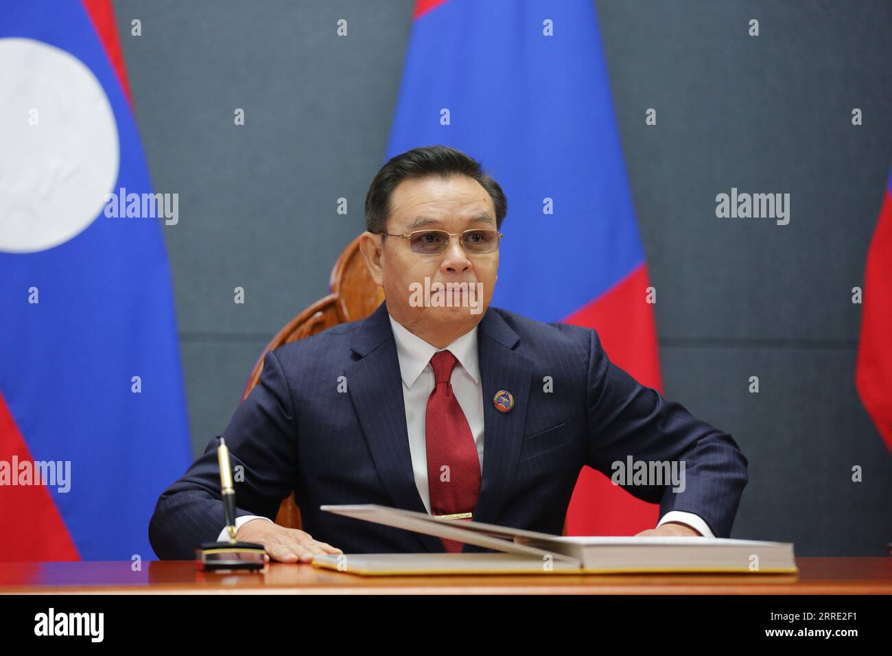 Oulan-Bator, Mongolie, 8 septembre 2023. Le Président du Grand Khoural d'Etat, G. Zandanshatar, a souhaité la bienvenue au Président de l'Assemblée nationale de la République démocratique populaire du Laos, Xaysomphone Phomvihane. Crédit : L.Enkh-Orgil/Alamy Live News. Banque D'Images