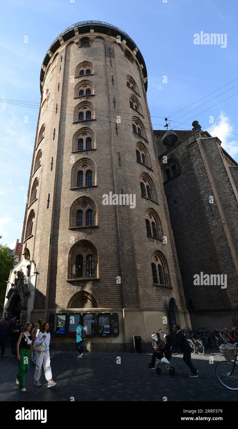 La tour ronde tour du 17e siècle construite comme observatoire astronomique. Købmagergad, Copenhague, Danemark Banque D'Images