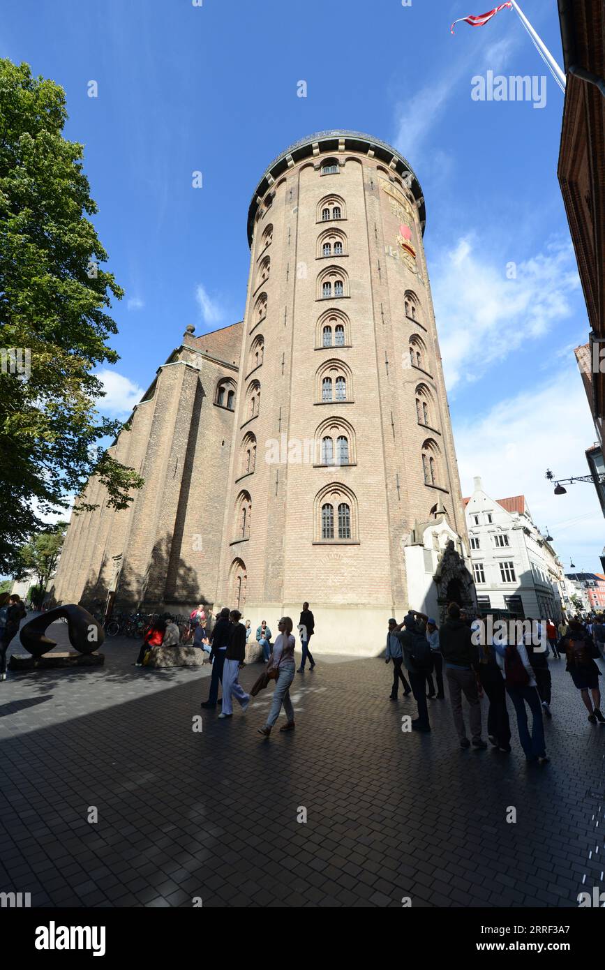 La tour ronde tour du 17e siècle construite comme observatoire astronomique. Købmagergad, Copenhague, Danemark Banque D'Images