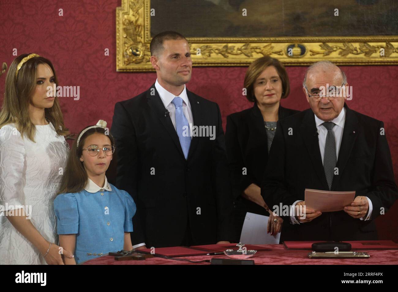 220328 -- LA VALETTE, le 28 mars 2022 -- le Premier ministre de Malte, Robert Abela C, assiste à sa cérémonie de prestation de serment présidée par le Président de Malte, George Vella 1st R, à la Valette, Malte, le 28 mars 2022. Abela a prêté serment lundi après la victoire de son parti travailliste aux élections générales de samedi. Il a prêté serment au cours d une cérémonie au Palais de la Valette présidée par le Président de Malte George Vella. Le Parti travailliste a remporté les élections générales avec 55,1 pour cent des voix, contre 41,7 pour cent pour le Parti nationaliste. Il s agit de la troisième victoire consécutive du Parti travailliste aux élections générales depuis 20 Banque D'Images