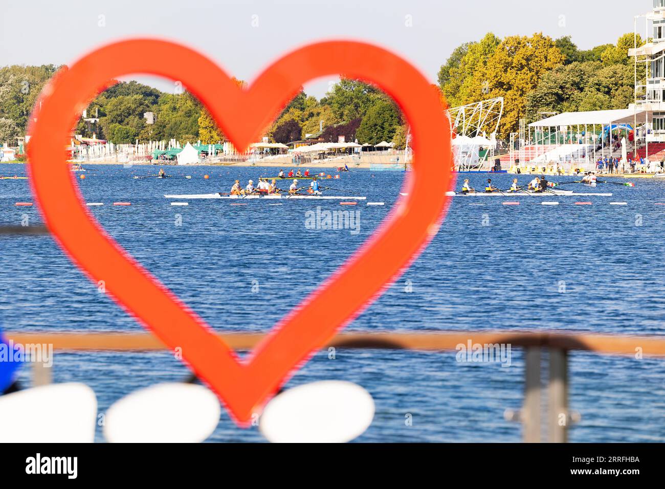 BELGRADE - le cours d'aviron Ada Ciganlija pendant la sixième journée des Championnats du monde d'aviron dans la capitale serbe Belgrade. ANP IRIS VAN DEN BROEK Banque D'Images